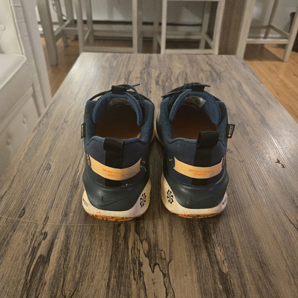 NIKE React Infinity Run Flyknit 4 Gore-Tex Men's Trainers - Picture 2 of 14